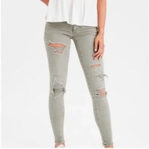 NWT - AE skinny distressed jegging - size 2